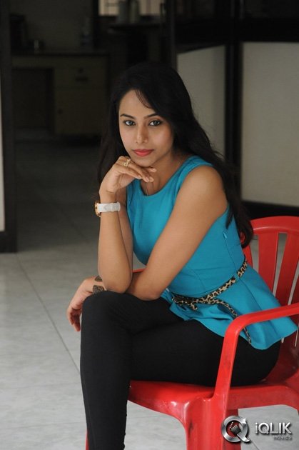 Khenisha-Chandran-at-Jagannatakam-Movie-Date-Press-Meet